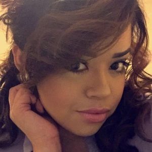 Meet your Posher, Daniela